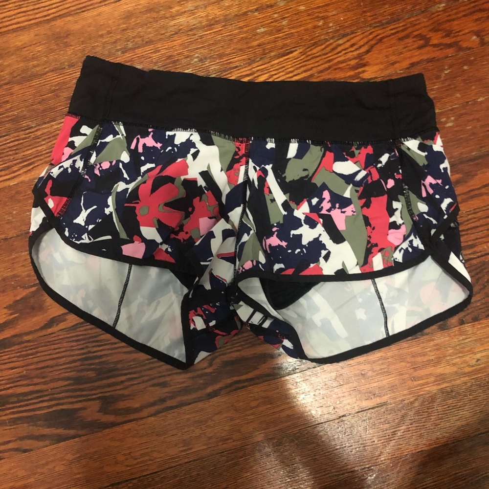 lululemon athletica speed up shorts size 6 - multicolor